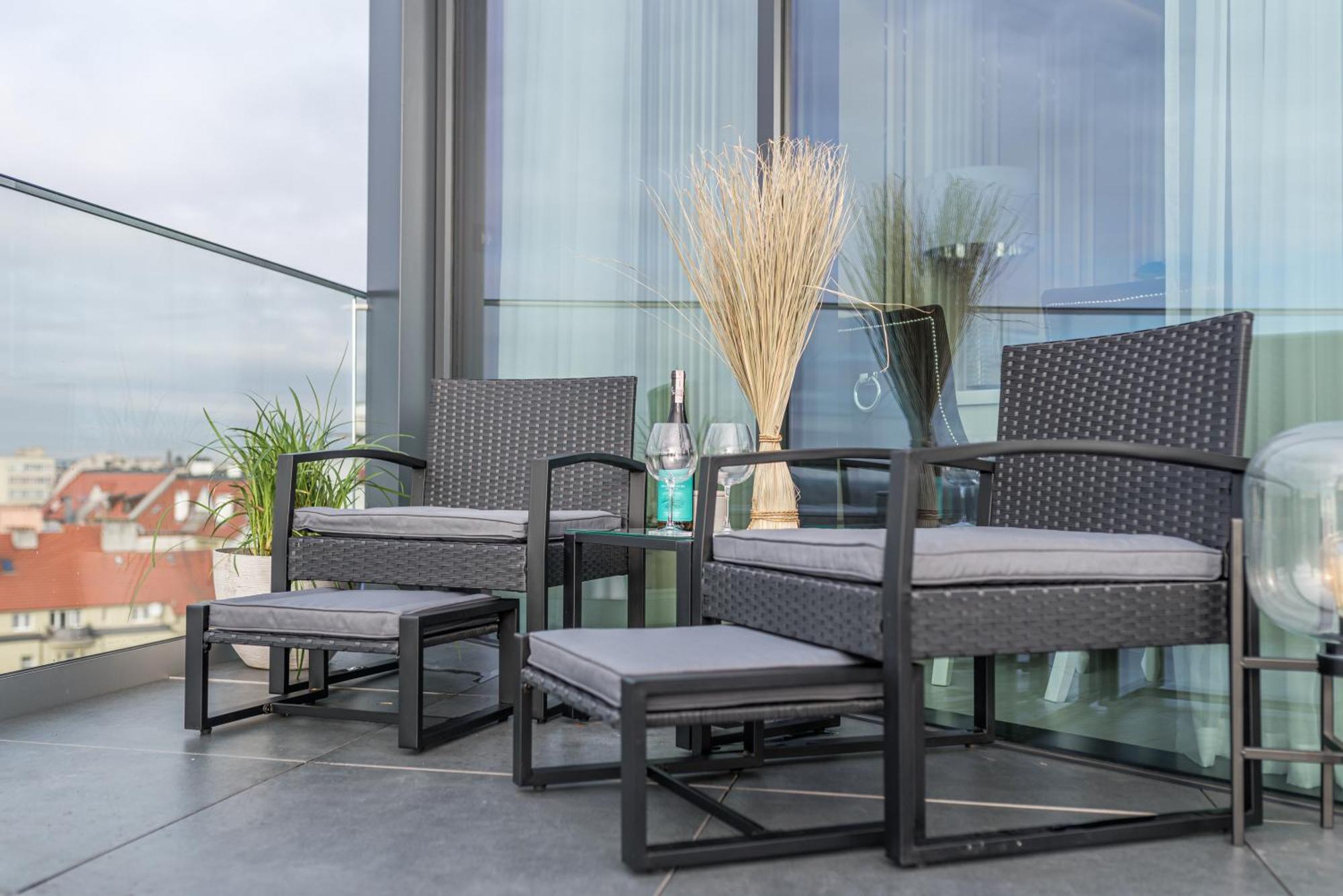 Q18 Aparthotel Bydgoszcz Exterior photo